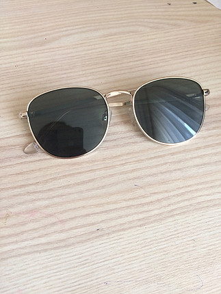 H&M güneş gözlüğü