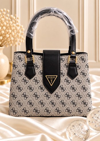 Guess Monogramli Sik El Cantasi