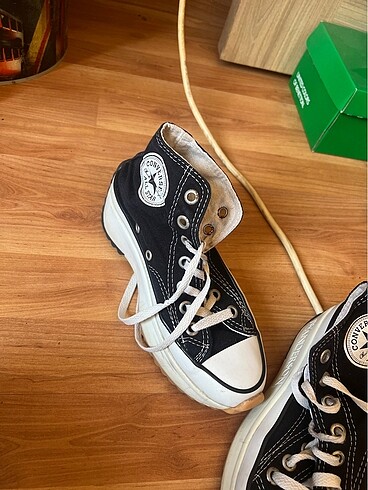 yüksek tabanlı Converse