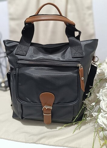 Buyuk boy anne ve ogrenci cantasi