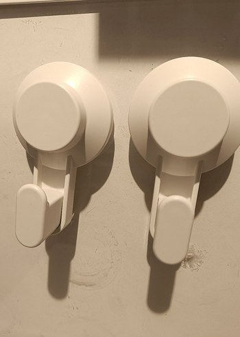 Duvara vantuzlu banyo askılıgı