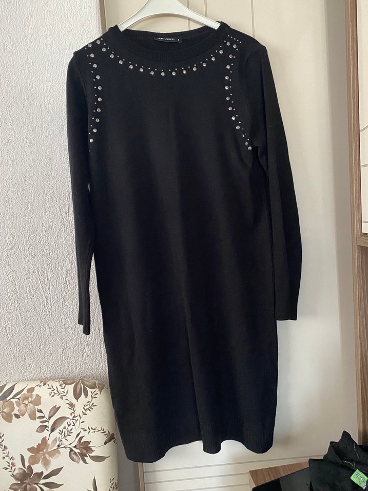 Boncuk Detaylı Uzun Siyah Triko tunik — görsel 2/5