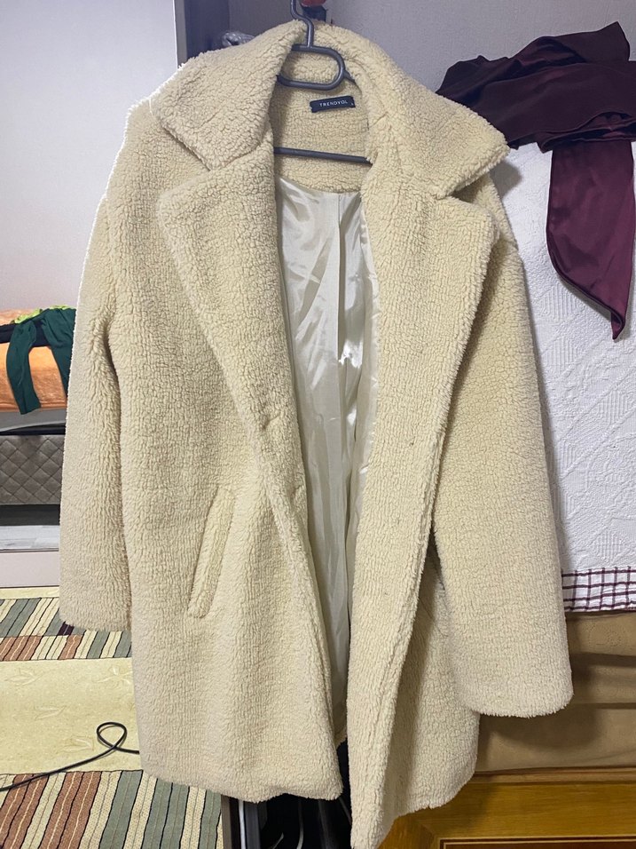 Beyaz Kadın Midi Boy Peluş Kaban — görsel 4/5