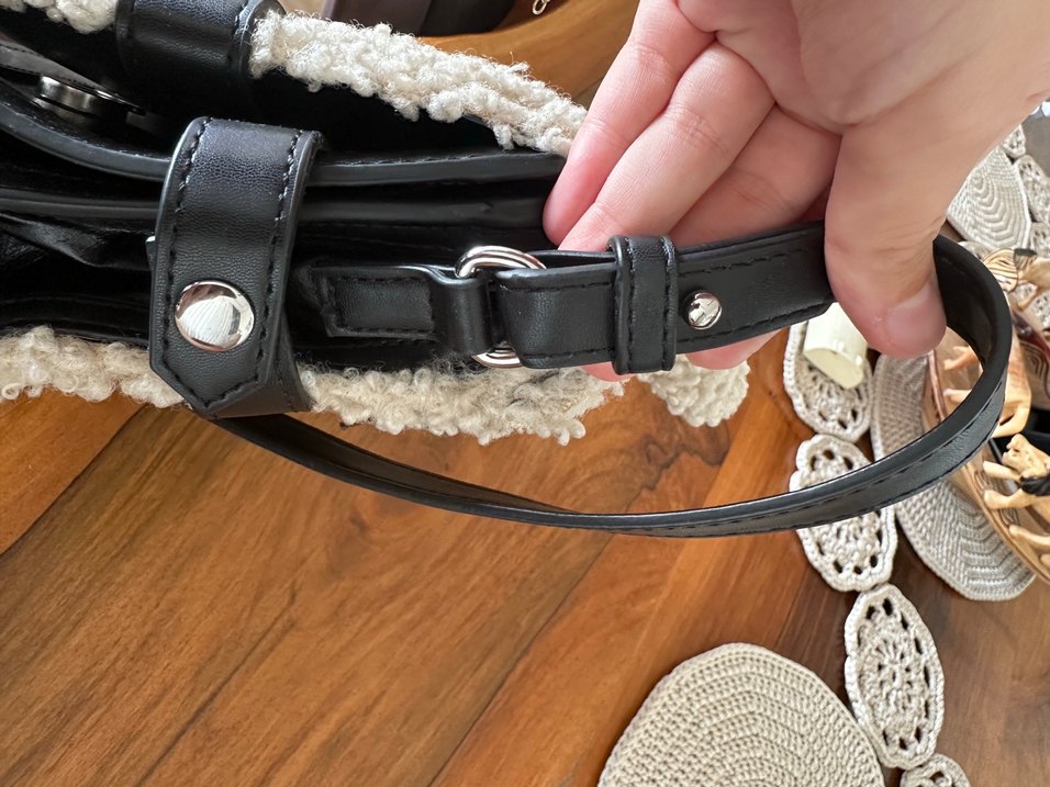 Zara orjinal Kürk Detaylı Kadın Siyah Beyaz Çanta - Görsel 5