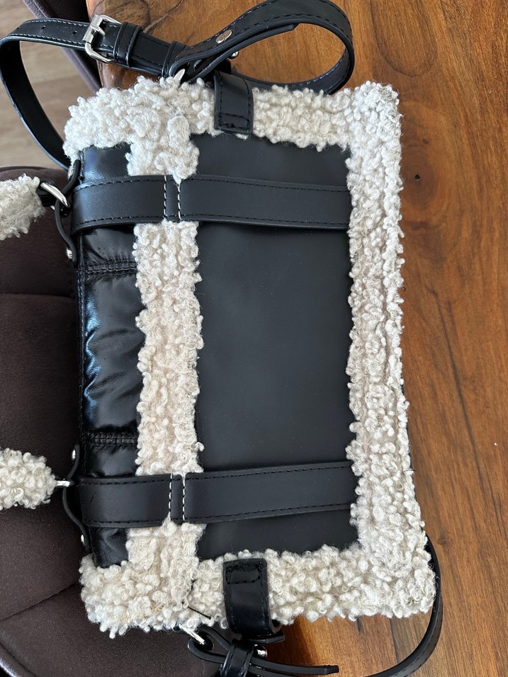 Zara orjinal Kürk Detaylı Kadın Siyah Beyaz Çanta - Görsel 2