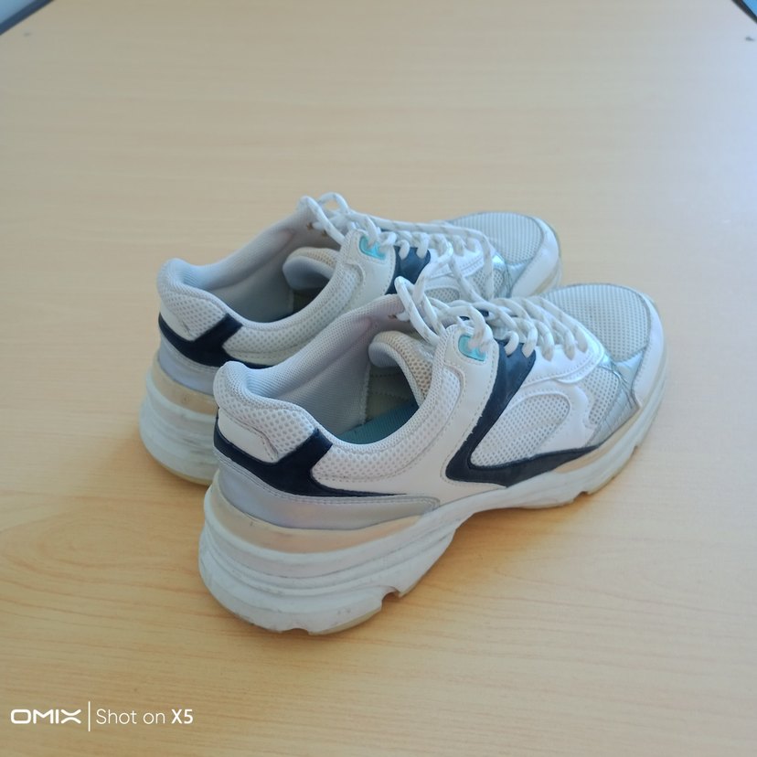 Bershka Beyaz Bağcıklı Kadın Spor Ayakkabı - Görsel 3