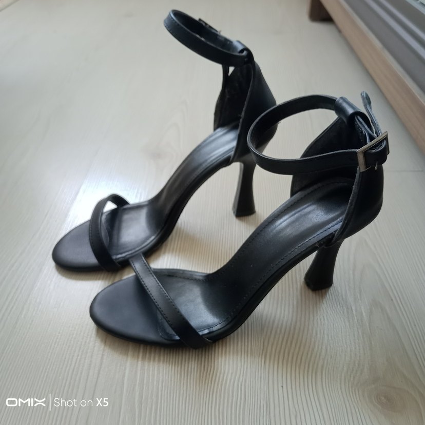 Tokalı Siyah İnce Topuklu Kadın Ayakkabı - Görsel 2