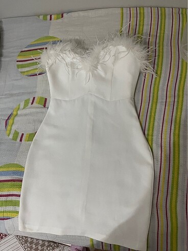 Beyaz tüylü elbise - Görsel 2