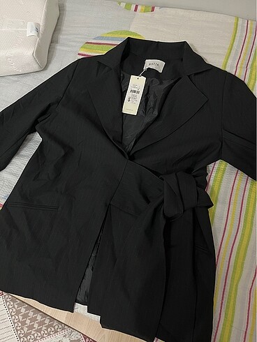 Bel bağlamalı ceket - Görsel 7