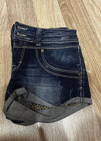 xs Beden mavi Renk leopar detaylı şort 