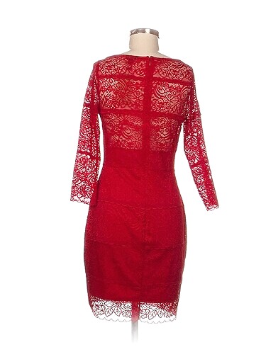 l Beden Guess Kısa Elbise %70 İndirimli.