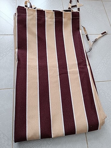 Taç BALKON PERDESİ METRESİ 250?