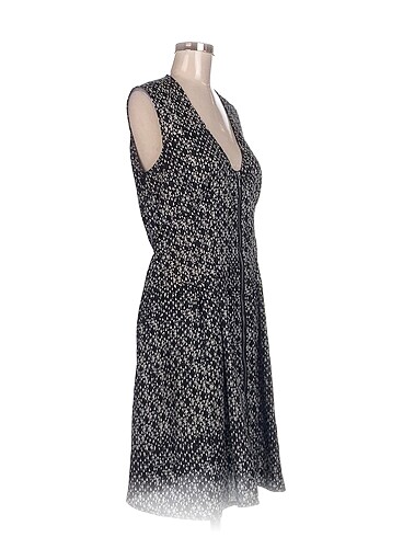 H&M H&M Kısa Elbise %70 İndirimli.