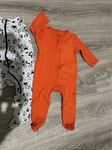 6 Ay Beden çeşitli Renk 3 tane bebek tulumu hello baby ebebek