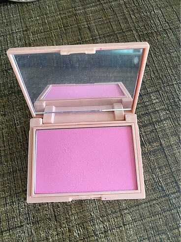 Dora Joy Allık 01 Wild Pink