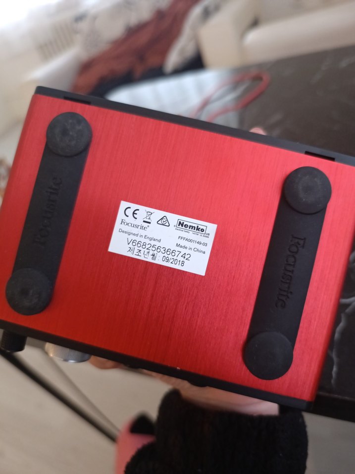 Focusrite Scarlett Solo Kırmızı Ses Kartı - Görsel 4