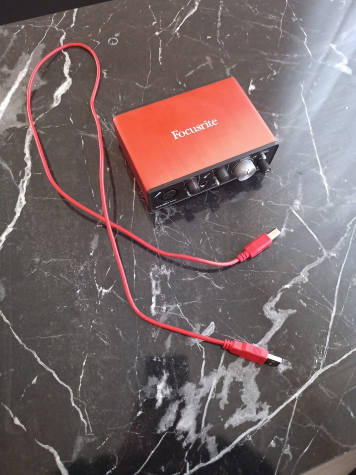 Focusrite Scarlett Solo Kırmızı Ses Kartı - Görsel 2