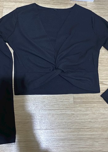Zara Siyah V Yaka Onlu Bluz