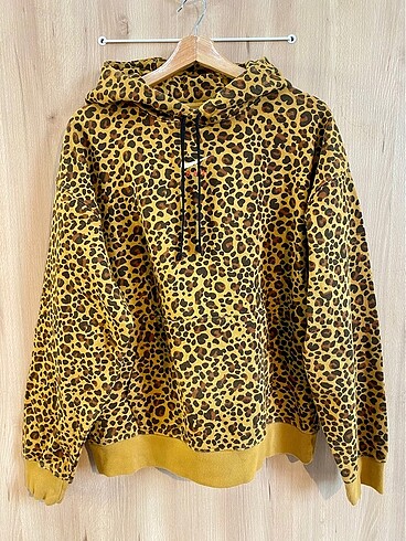 NIKE LEOPAR DESENLİ SWEATSHIRT