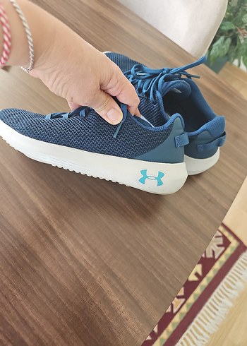 40 Beden UNDER ARMOUR GIYILMEMİŞ 40 NO SNEAKER