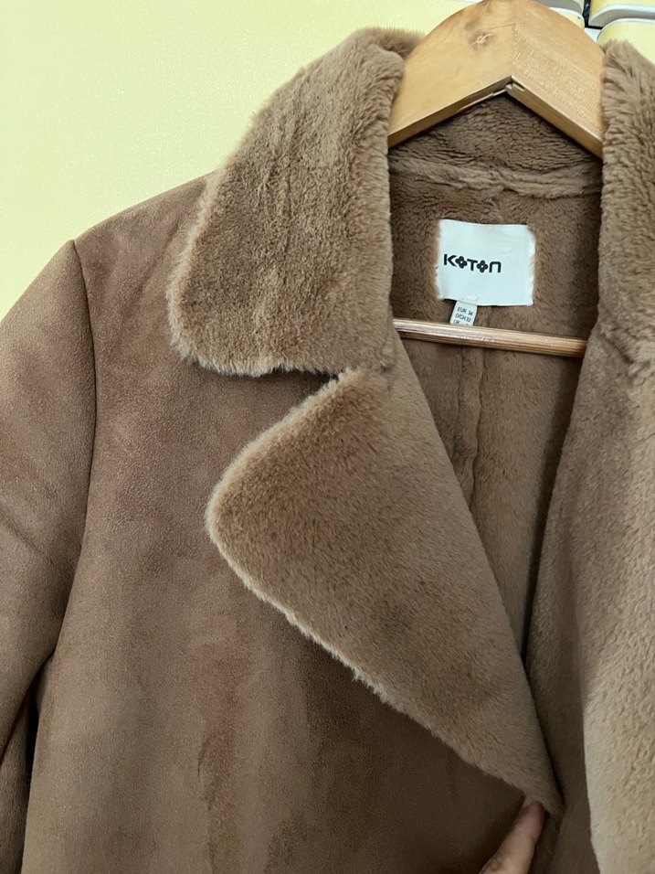 Kahverengi süet tüylü Kadın Kaban - Görsel 2