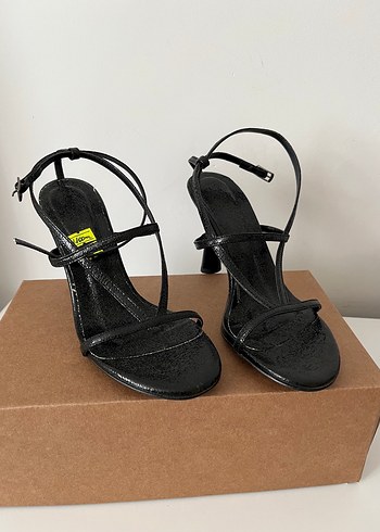 Siyah Topuklu Kadın Ayakkabı - Görsel 4
