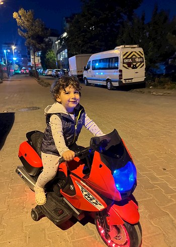 Beden Kırmızı Elektrikli Motorlu Çocuk Aracı