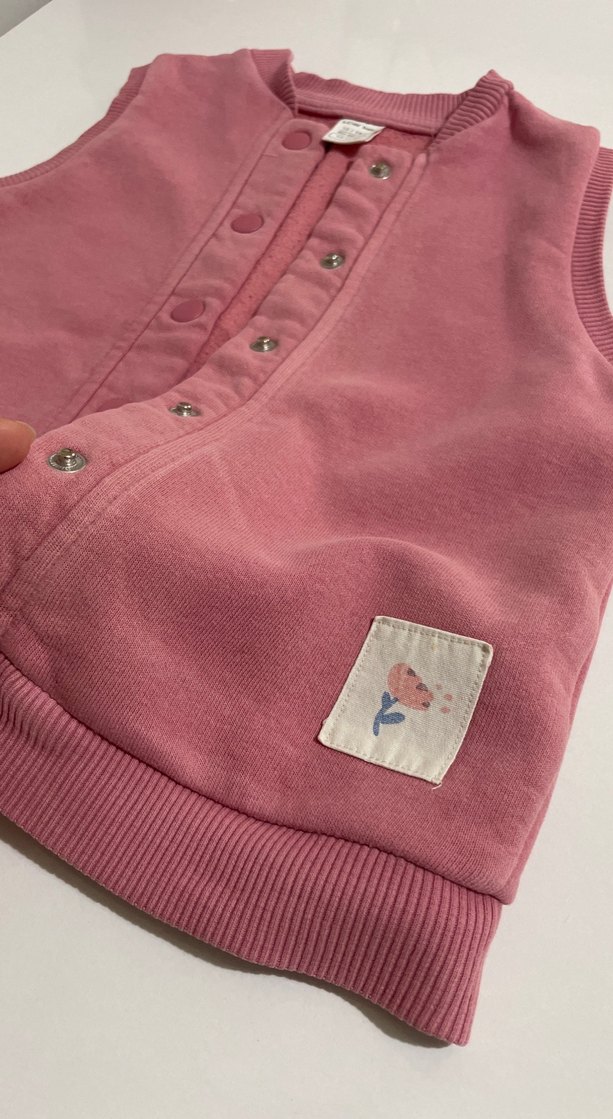 Düğmeli Pembe Kız Çocuk Yeleği - Görsel 2