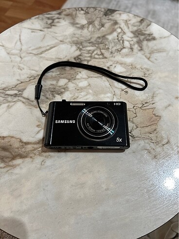 Dijital fotoğraf makinesi