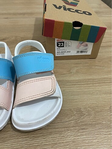 Vicco Suya Dayanıklı Sandalet- 23 numara