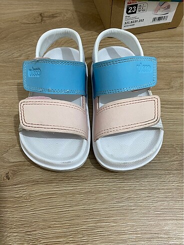 Vicco Vicco Suya Dayanıklı Sandalet- 23 numara