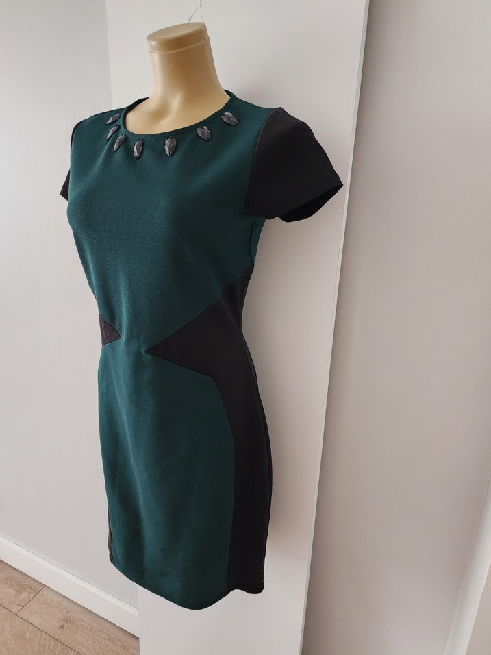 Boncuk Detaylı yeşil siyah elbise - Görsel 2