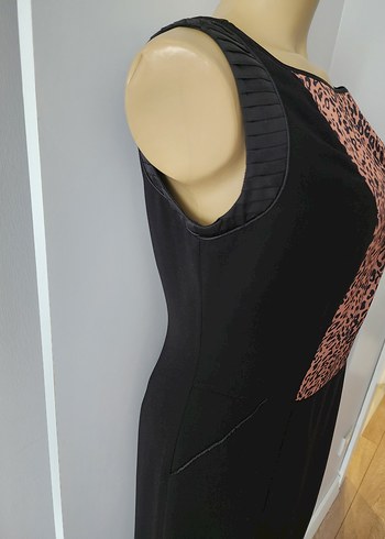 Leopar desenli siyah krep kolsuz elbise - Görsel 8