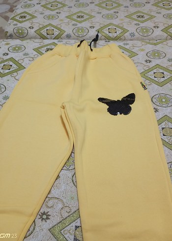 Sarı Nakışlı Kız eşofman - Görsel 2