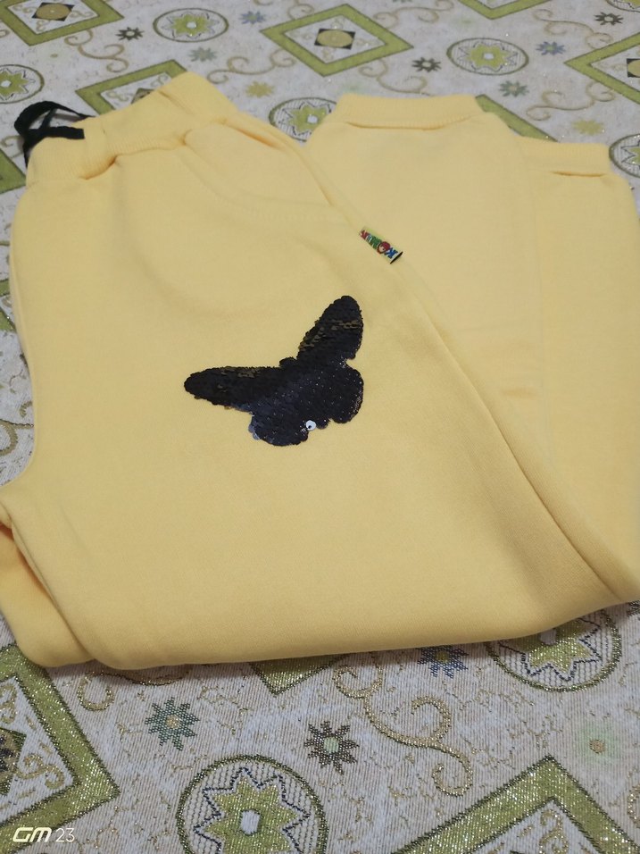 Sarı Nakışlı Kız eşofman - Görsel 3