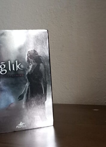  Beden Renk Fısıltı Serisi (Hush Hush Serisi) - Becca Fitzpatrick (Fantastik