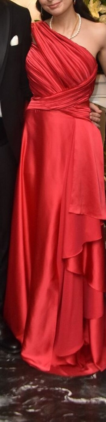 Kırmızı elbise - Görsel 6