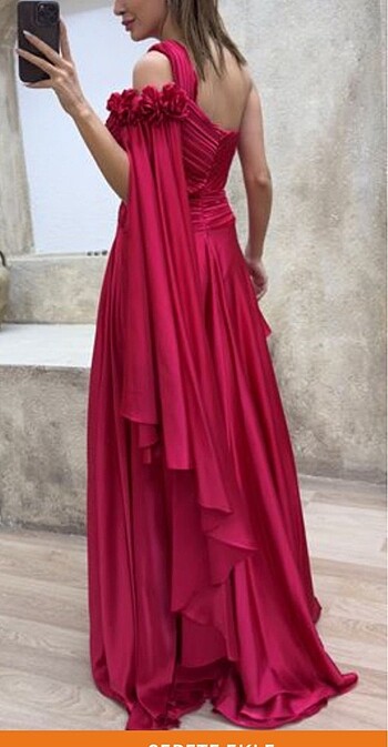 Kırmızı elbise - Görsel 8