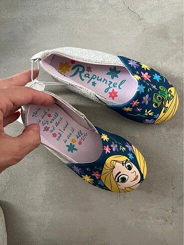 27 Beden çeşitli Renk Disney konseptli ayakkabı