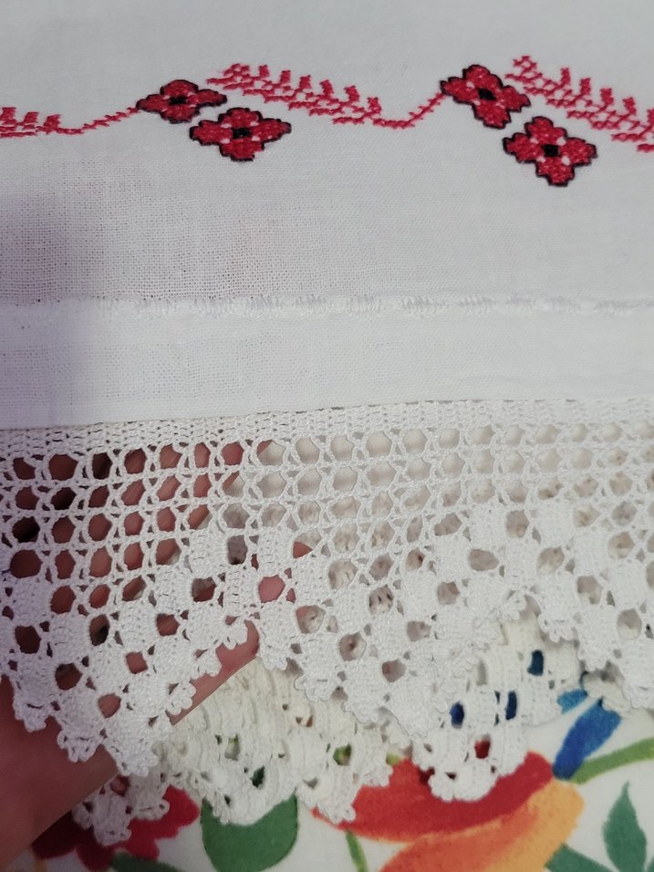 Nakışlı Beyaz Yastık Kılıfı ve eteği - Görsel 4