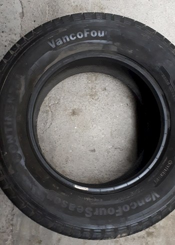 Continental 235/75/16C Lastik