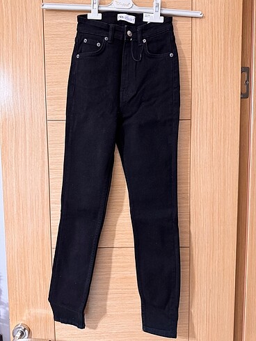32 Beden siyah Renk Zara Jean