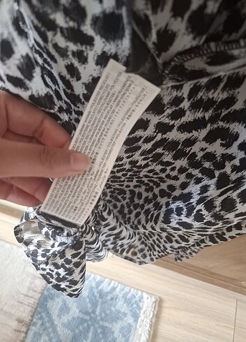 Mango Mango leopar desenli siyah beyaz bluz