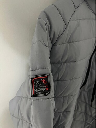 Dolce & Gabbana Norway Geographical Erkek Mont