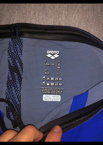 30 Beden mavi Renk Arena Carbon Air 2 yarış mayosu