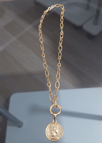 Diğer Altin Tonlu Klasik Portreli Zincir Kolye