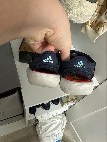 20 Beden Adidas bebek ayakkabı/sandalet