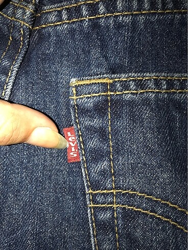 Levis kot sort