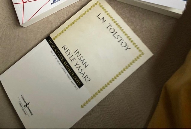 İnsan neyle yaşar