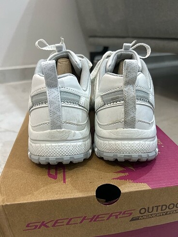 37 Beden skechers outdoorayakkabı